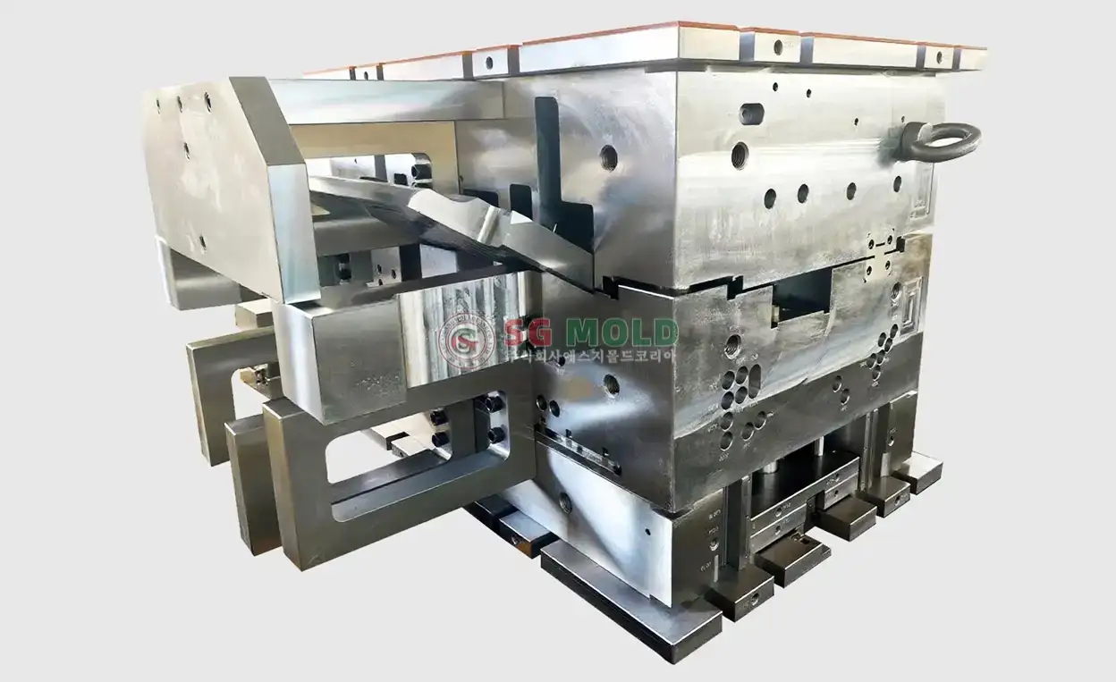 自動車射出成形用モールドベース｜精密加工 - SG MOLD