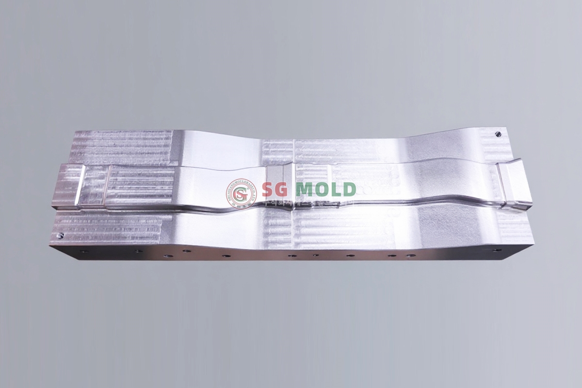 【コア加工】射出成形金型精密加工